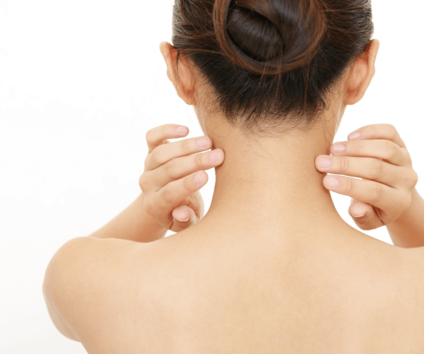 うなじ脱毛はしないほうがいい？メリットや後悔する理由などを解説